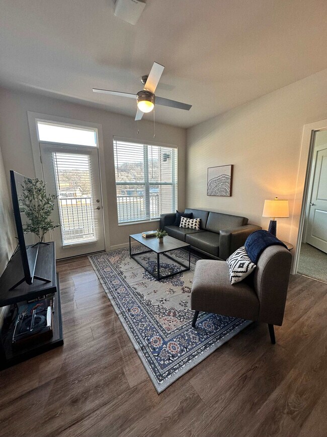 Foto del edificio - 1001 Marshall Ave