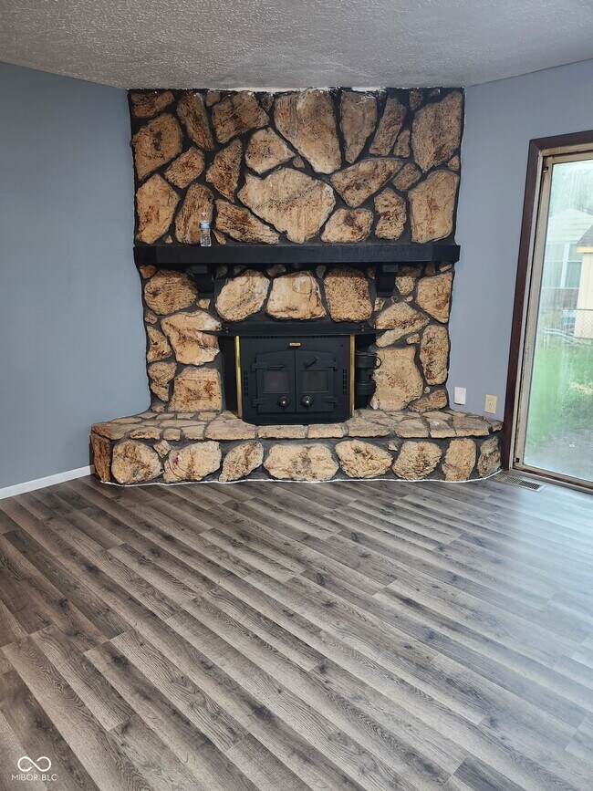 Foto del edificio - 5123 Pappas Dr