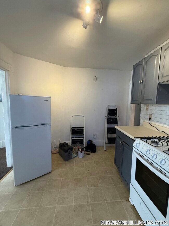 Foto del edificio - 8 Parker Hill Ave