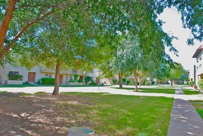 Foto del edificio - 1901 W Hazelwood Pky