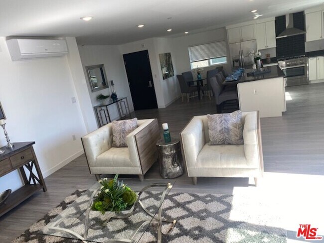 Foto del edificio - 8631 Olin St