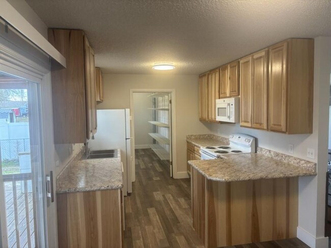 Foto del edificio - 4 bedroom in Billings MT 59101