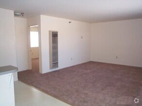 Building Photo - 13816 Hawthorne Way