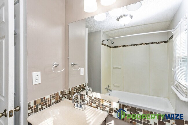 Building Photo - 2507 Ridgely St