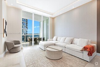 Building Photo - 15811 Collins Ave
