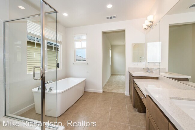Building Photo - 4 br, 2.5 bath House - 6624 Calle Koral