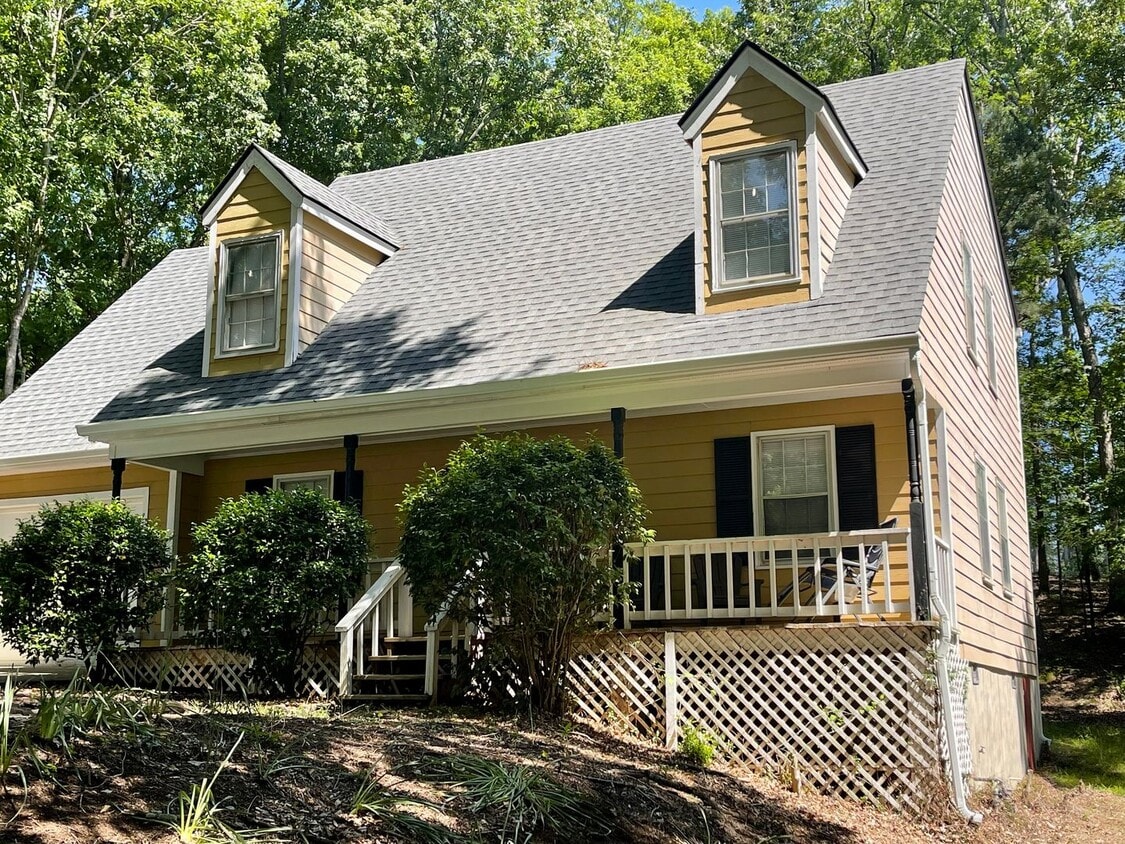 Primary Photo - 3 BR 2 1/2 Bath home located off Mitchell ...