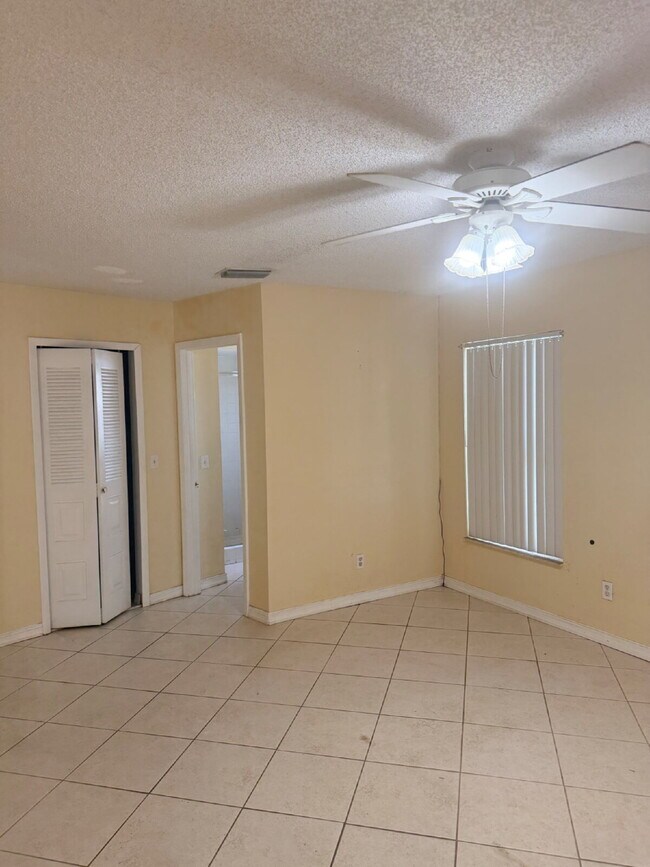 Foto del edificio - Pool Home For Rent.  3 Bedroom 2 Bathroom 2 Car Garage