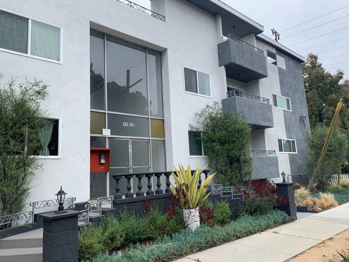 11015 National Blvd Apartments in Los Angeles, CA