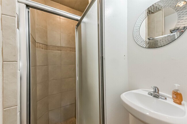 Foto del edificio - 402 Bomar St