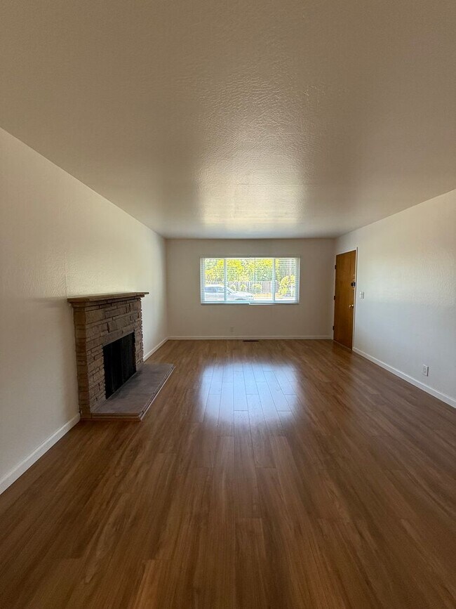Foto del edificio - 2 Bedroom, 1 Bath  Duplex - Mountain View ...