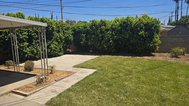 Foto del edificio - Single Story Home with Large Yard availabl...