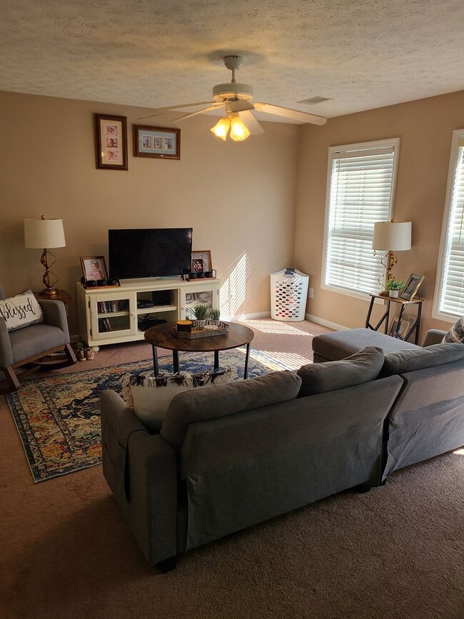 Building Photo - Asbury Hills Condo