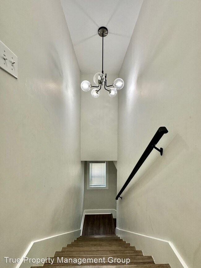 Foto del edificio - 2 br, 2.5 bath House - 201 N Gray St