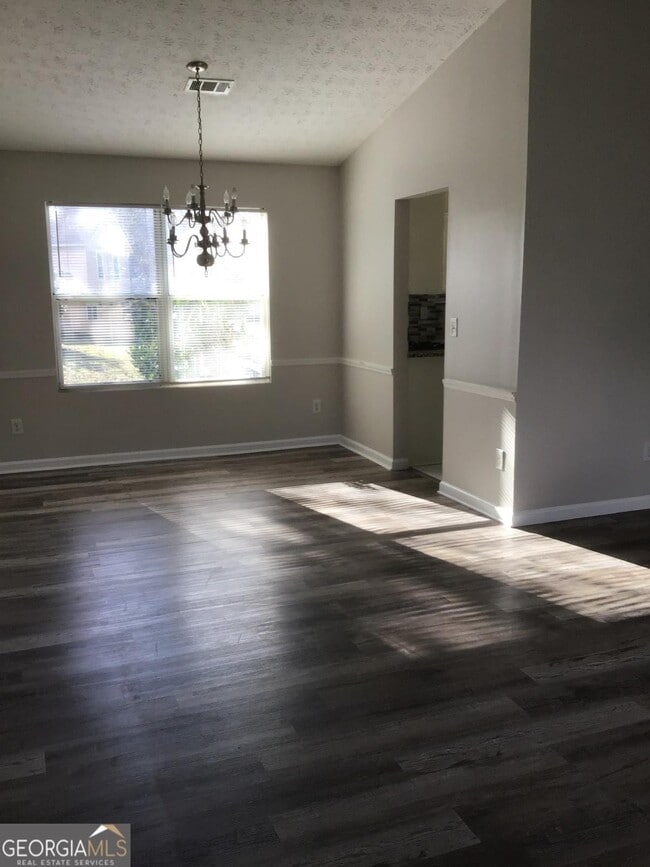 Foto del edificio - 6345 Peppermill Ln