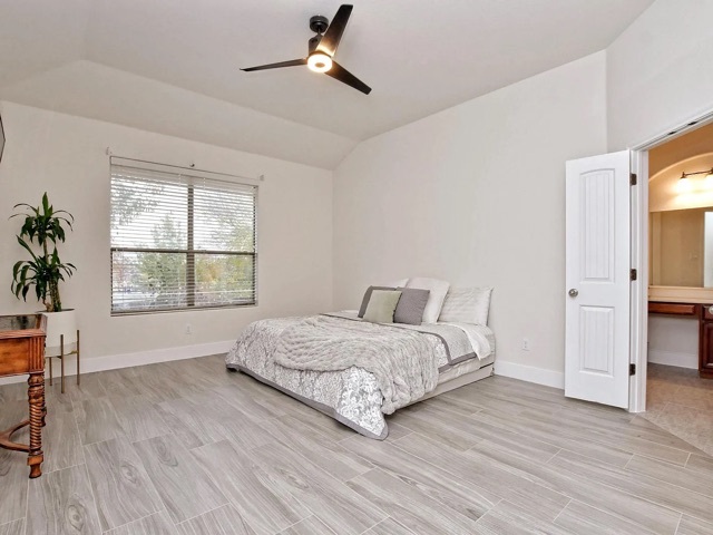 Foto del edificio - 10704 Desert Willow Loop