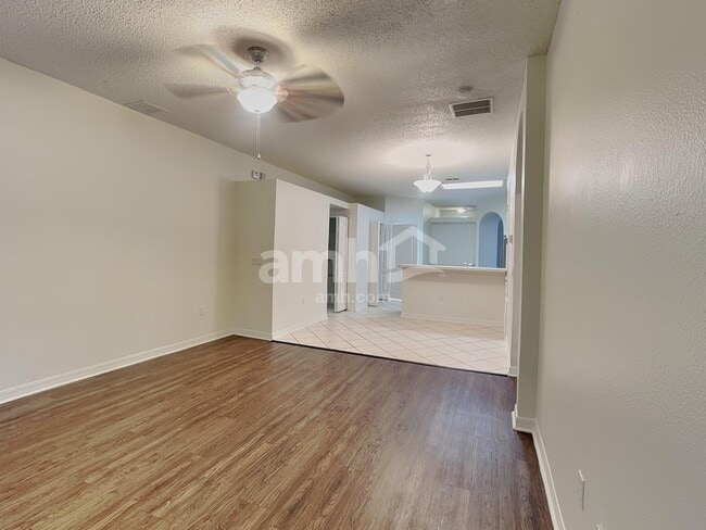 Building Photo - 10105 Granite Bay Dr
