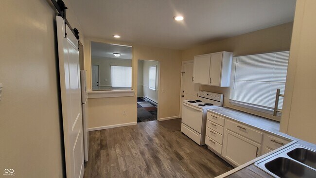 Building Photo - 1114 N Dearborn St