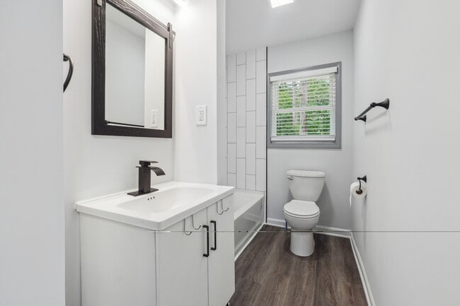 Building Photo - 2899 Gresham Rd SE