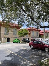 Building Photo - 10905 N Kendall Dr