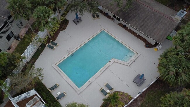 Foto del edificio - 131 Crown Point Cir