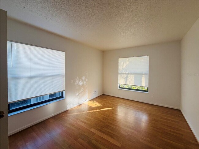 Foto del edificio - 1114 S Pine Ridge Cir