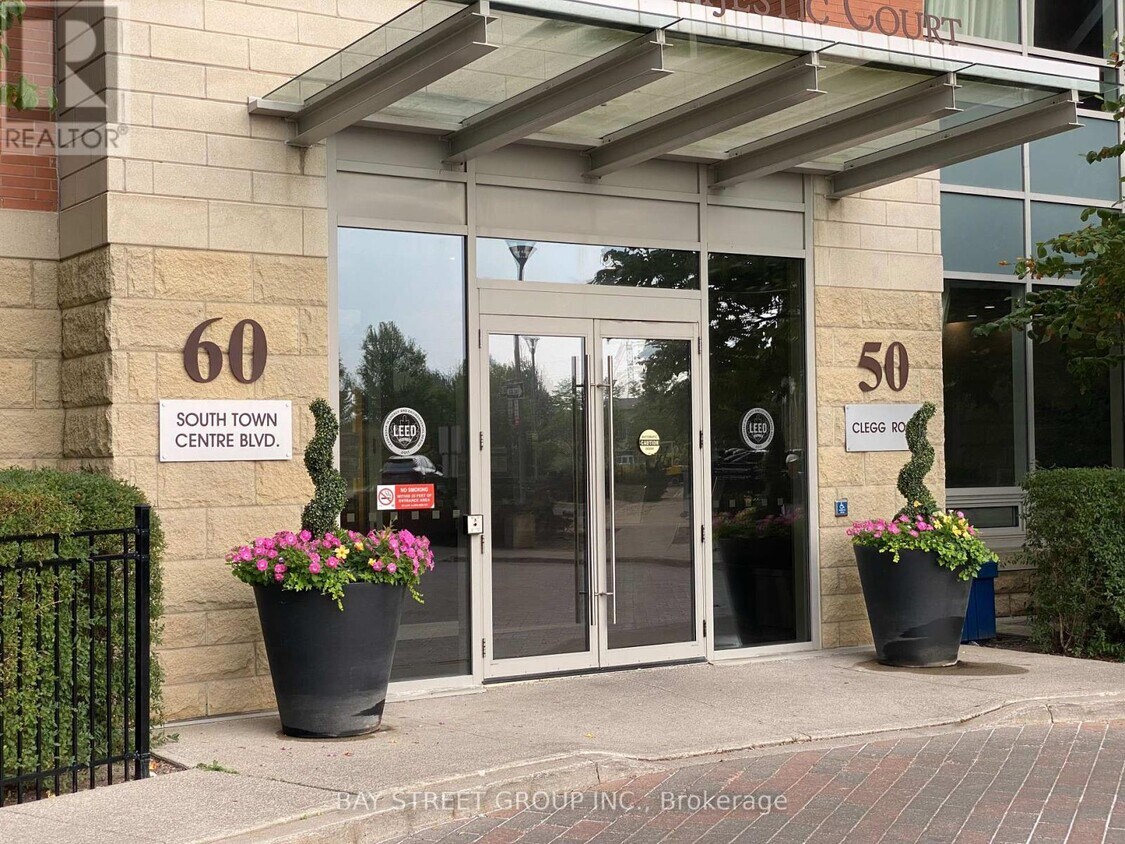 Photo principale - H-60-960 S Town Centre Blvd