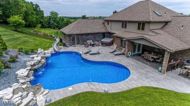 Building Photo - 6 br, 5.5 bath House - 1046 Nottingham Ct