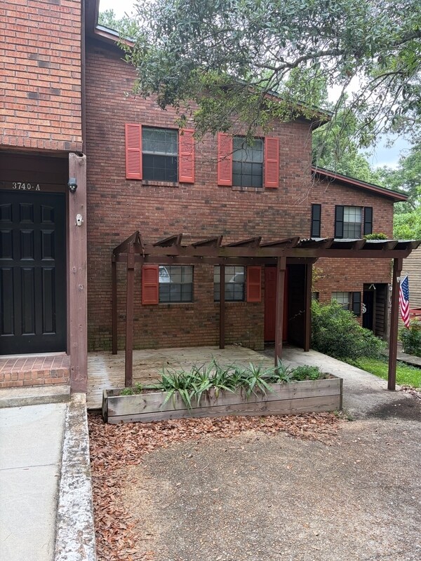 Foto del edificio - 3740 Donovan Dr