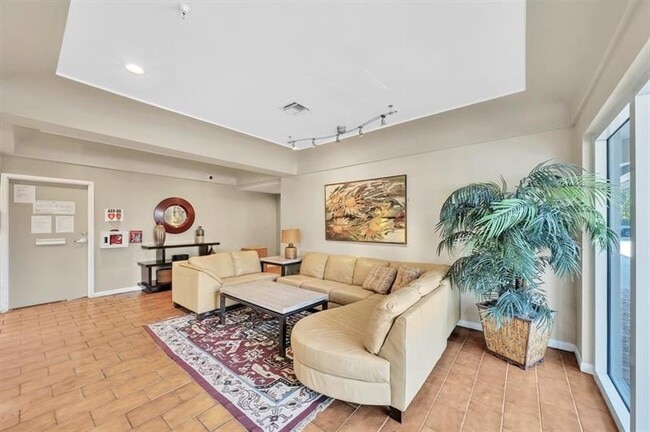 Building Photo - 1600 SE 15th St