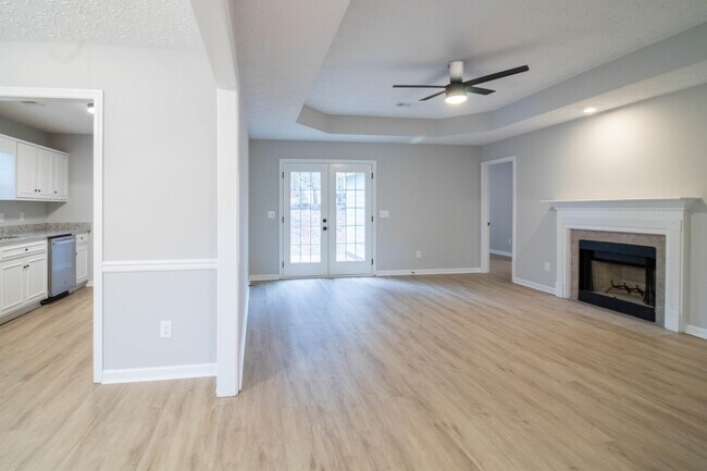 Foto del edificio - 7001 Hunter Hill Ct