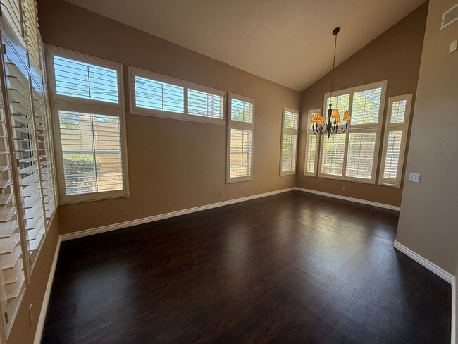 Foto del edificio - Modern Comfort in the Heart of Chula Vista – 4BR/3BA Home with Spacious Yard and 3-Car Garage!