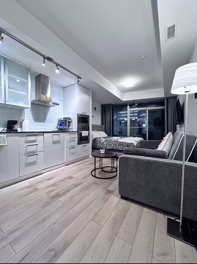 Building Photo - 14 York St