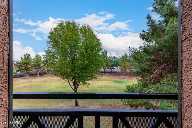 Building Photo - 1634 E Canyon Creek Dr