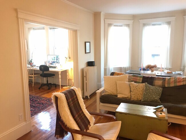 Foto del edificio - 130 Pleasant St