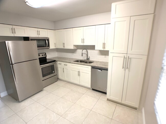 Foto del edificio - 3215 W Swann Ave