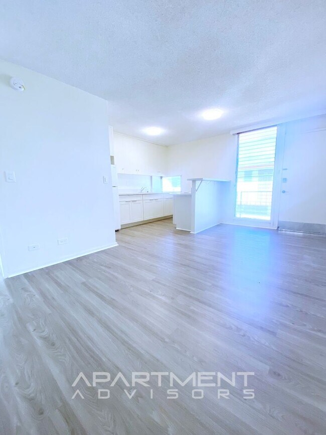 Foto del edificio - 3340 Campbell Ave