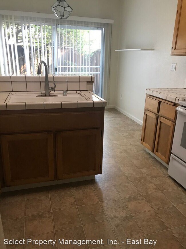Foto del edificio - 4 br, 2.5 bath House - 1638 Briarpoint Drive