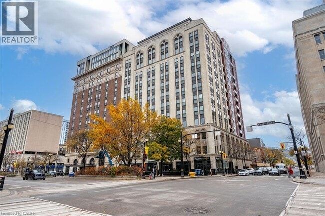 Building Photo - 118 King St E