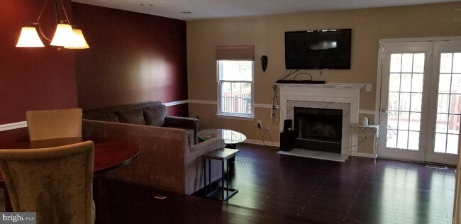 Foto del edificio - 4016 Sparrow House Ln