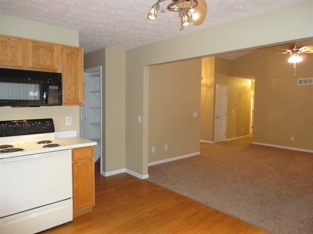 Foto del edificio - 6406 Symmes Lane