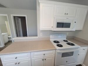 Building Photo - 1234 Longpoint Dr