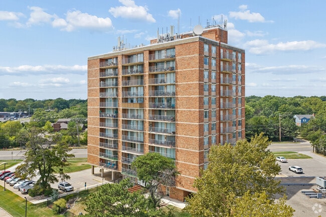 Building Photo - Highland House