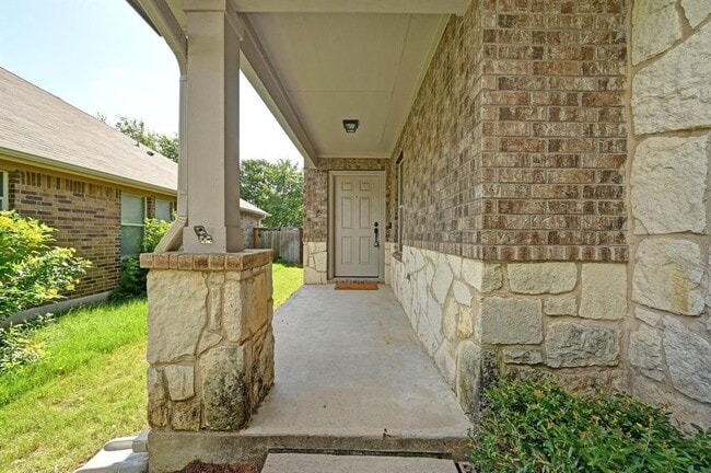 Building Photo - 219 Serene Hollow Ln