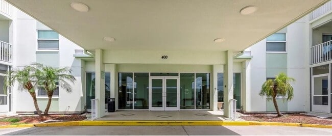 Building Photo - Available on May 27 - Stunning Furnished Waterfront Condo – 2 Beds / 2 Baths with Gulf-to-Bay Views!
