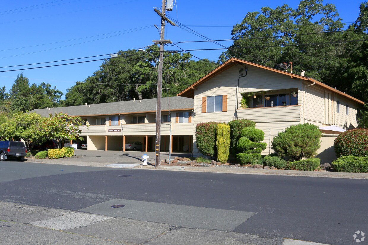 Foto del edificio - Town and Country Apartments