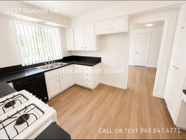 Building Photo - 1537 Shadow Ln