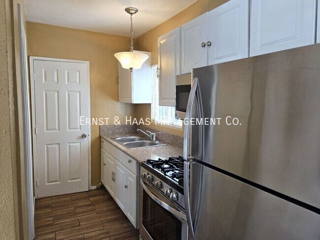 Foto del edificio - 337 E 17th St