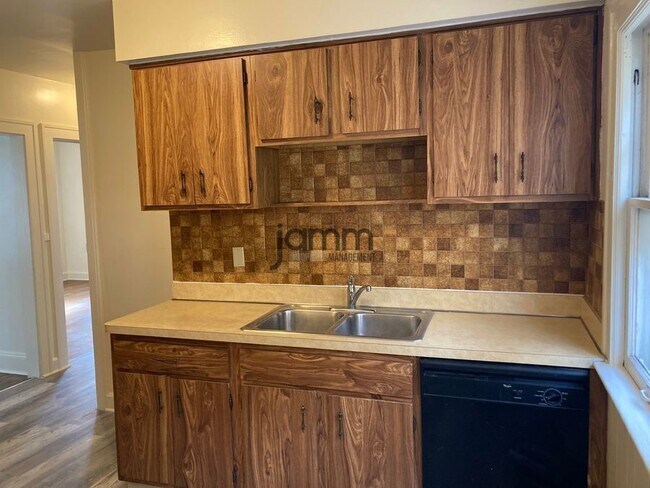Foto del edificio - 3435 Brookview Blvd