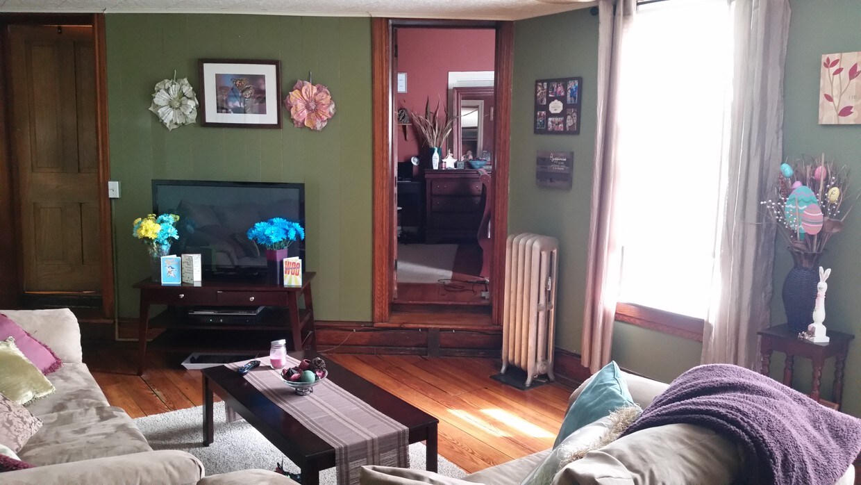 18 E Main St Unit 2, Macungie, PA 18062 Apartments in Macungie, PA